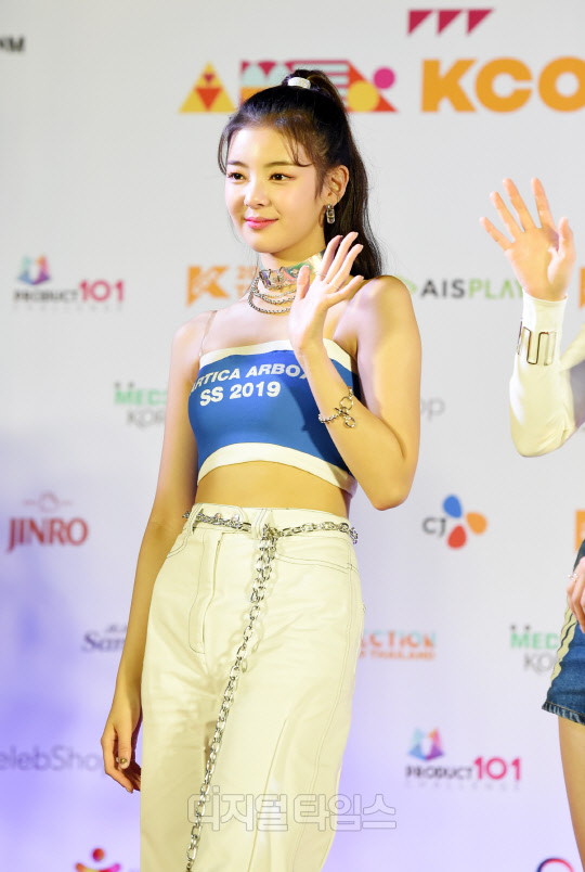 []ITZY()  ` ± ҵ, ݰ~`